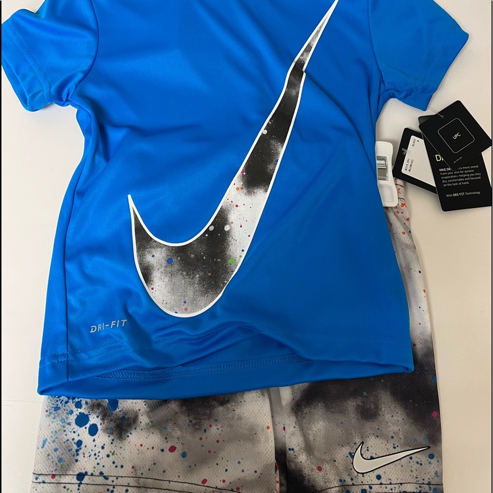 Kids sizes 4-7 Nike set. All brand new!